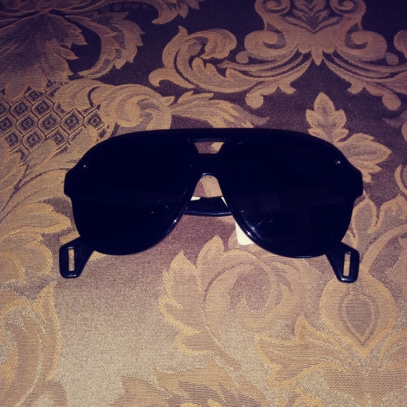 NWT Gucci Aviator Sunglasses SOLD OUT! - Picture 2 of 7